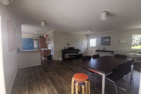 Photo of property in 1 Busing Avenue, Papakura, 2110