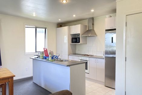 Photo of property in 8c Schnapper Rock Road, Schnapper Rock, Auckland, 0632