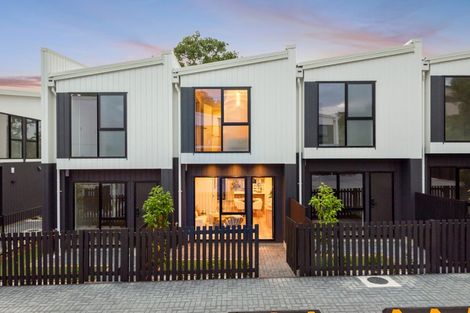 Photo of property in 16-18 Handley Avenue, Narrow Neck, Auckland, 0624