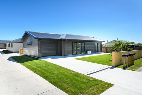 Photo of property in 2/68a Hedges Street, Sanson, 4817
