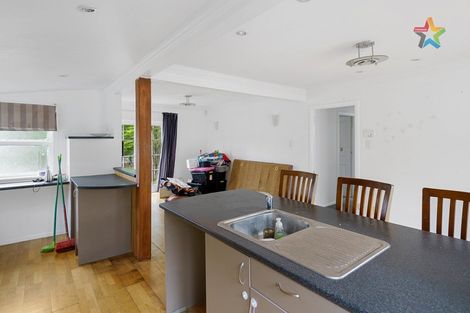 Photo of property in 2 Homedale Road, Wainuiomata, Lower Hutt, 5014