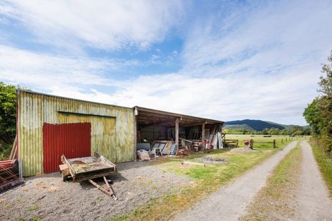 Photo of property in 71 Engles Road, Shannon, 4821