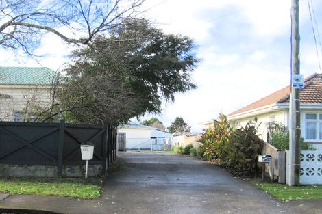 Photo of property in 230 Mayfair Avenue, Mayfair, Hastings, 4122