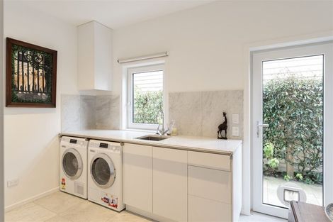 Photo of property in 62a Holly Road, St Albans, Christchurch, 8014