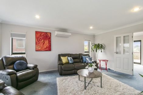 Photo of property in 2/7 Banksia Grove, Maungaraki, Lower Hutt, 5010