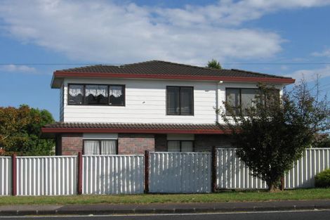 Photo of property in 82 Golf Road, New Lynn, Auckland, 0600