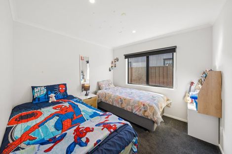 Photo of property in 17 Te Kaeaea Crescent, Wallaceville, Upper Hutt, 5018
