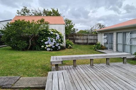 Photo of property in 23 Luckens Road, West Harbour, Auckland, 0618