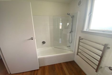 Photo of property in 1/14 Roberts Road, Te Atatu South, Auckland, 0610