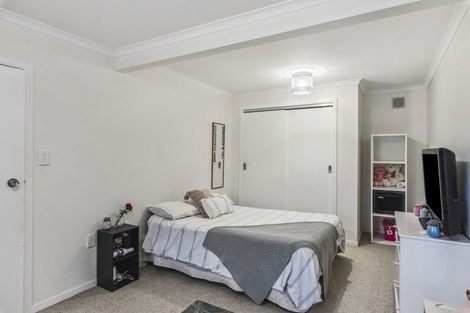 Photo of property in 51 Kakariki Grove, Waikanae, 5036