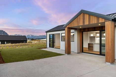 Photo of property in 14a Marjon Drive, Wanaka, 9305