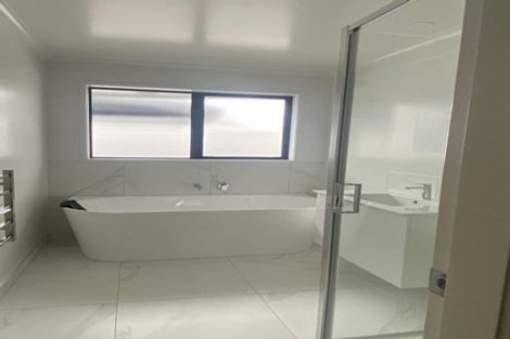 Photo of property in 15 Te Piriti Road, One Tree Point, 0118