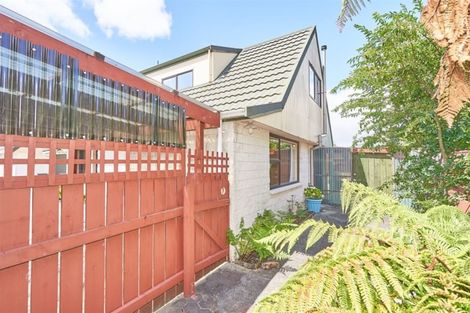 Photo of property in 4 Jarrett Court, Roslyn, Palmerston North, 4414