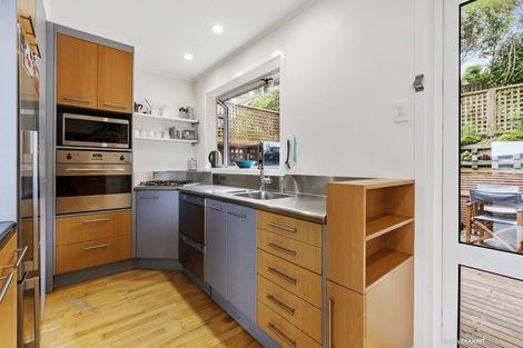 Photo of property in 51 Bedford Street, Northland, Wellington, 6012