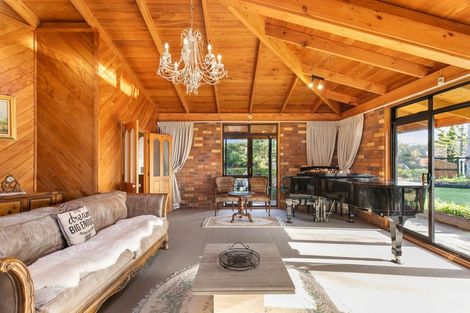 Photo of property in 17 Maygrove Drive, Orewa, 0931