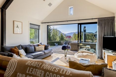 Photo of property in 3 Mckellar Drive, Jacks Point, Queenstown, 9371