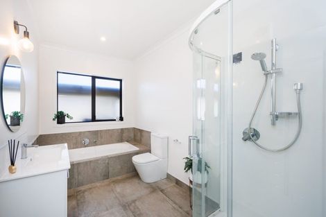 Photo of property in 29 Sardinia Grove, Fitzherbert, Palmerston North, 4410