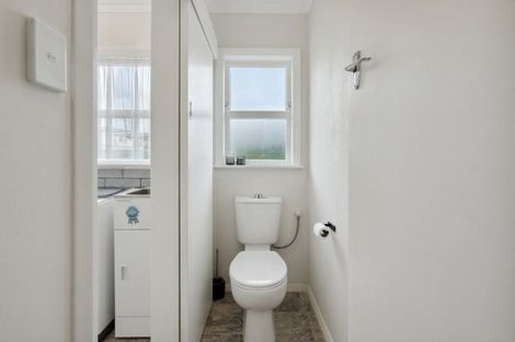 Photo of property in 2 Selwyn Street, Levin, 5510