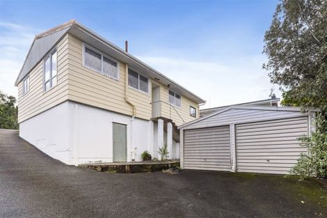 Photo of property in 22 Edgeworth Road, Glenfield, Auckland, 0629