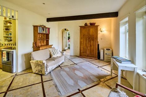 Photo of property in 17 Tio Tio Road, Miramar, Wellington, 6022