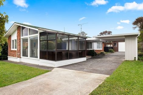 Photo of property in 26 Beechdale Crescent, Pakuranga Heights, Auckland, 2010