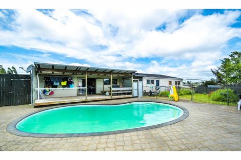 Photo of property in 56 Makora Road, Massey, Auckland, 0614