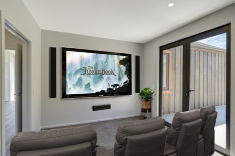 Photo of property in 16 Kinross Lane, Jacks Point, Queenstown, 9371