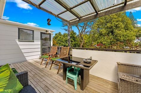 Photo of property in 20 Halberg Street, Glenfield, Auckland, 0629