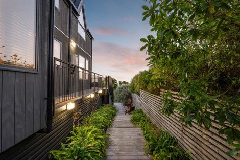 Photo of property in 10 Tuawera Terrace, Clifton, Christchurch, 8081
