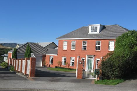 Photo of property in 21 Claverton Grove, Churton Park, Wellington, 6037