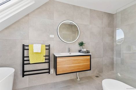 Photo of property in 16 Paisley Street, Mellons Bay, Auckland, 2014