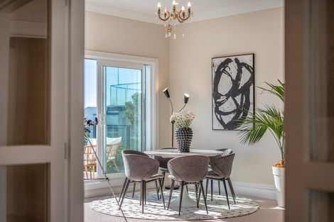 Photo of property in 2 The Crescent, Roseneath, Wellington, 6011