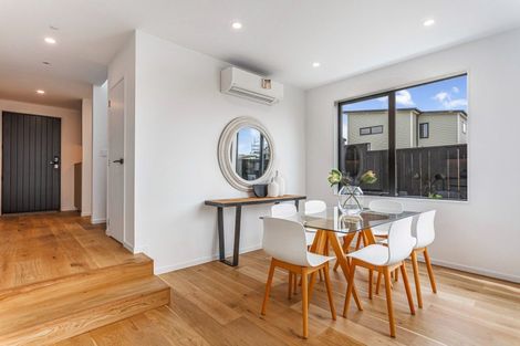 Photo of property in 5 Makumaku Place, Long Bay, 0630