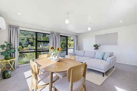 Photo of property in 11 Angle Street, Picton, 7220