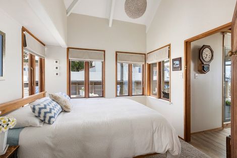 Photo of property in 5 Marine Parade, Orewa, 0931