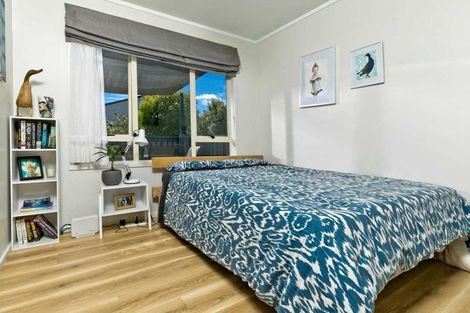 Photo of property in 16 Woodglen Road, Glen Eden, Auckland, 0602