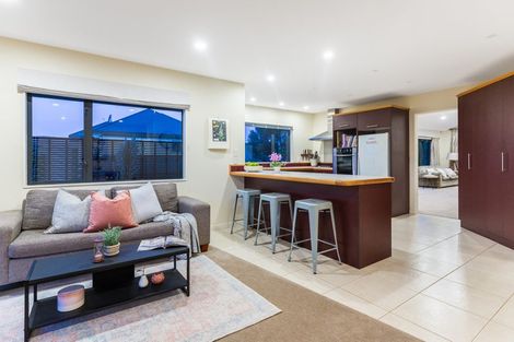 Photo of property in 28 Navigation Drive, Whitby, Porirua, 5024