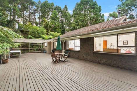 Photo of property in 130 Otitori Bay Road, Titirangi, Auckland, 0604
