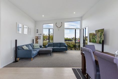 Photo of property in 1 Gallantry Crescent, Papakura, 2110