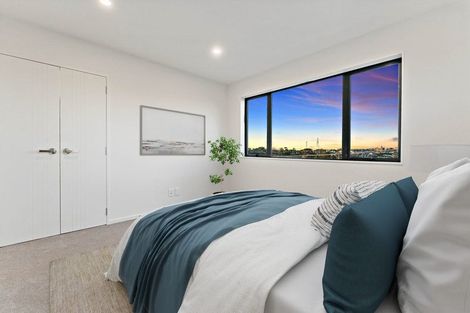 Photo of property in 1/16 Binsted Road, New Lynn, Auckland, 0600