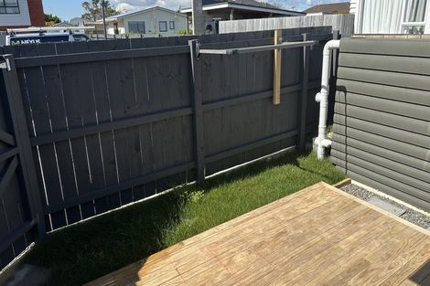 Photo of property in 1/5 Hikurangi Street, Te Atatu Peninsula, Auckland, 0610