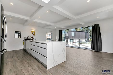 Photo of property in 480a Beach Road, Murrays Bay, Auckland, 0630