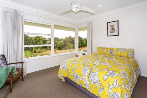 Photo of property in 16 Kaiwaka Road, Waiuku, 2123