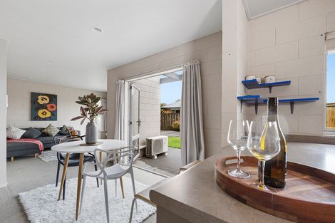 Photo of property in 4/45 Dale Crescent, Pakuranga, Auckland, 2010