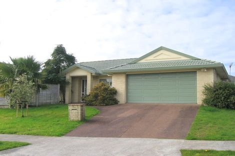 Photo of property in 10 Monivea Place, East Tamaki Heights, Auckland, 2016