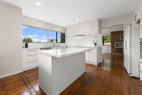 Photo of property in 181 Carlisle Road, Northcross, Auckland, 0632