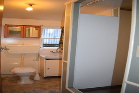 Photo of property in 68 Lyons Avenue, Murrays Bay, Auckland, 0630