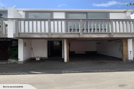 Photo of property in 21f8 Collins Avenue, Tawa, Wellington, 5028
