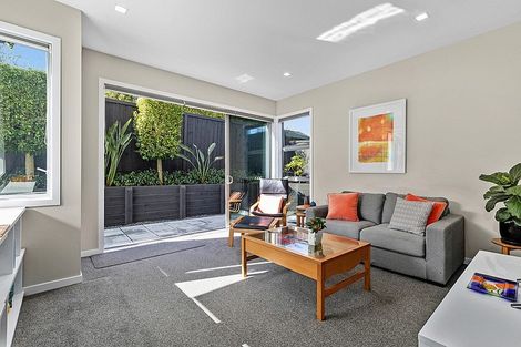 Photo of property in 49 Seaview Road, Castor Bay, Auckland, 0620
