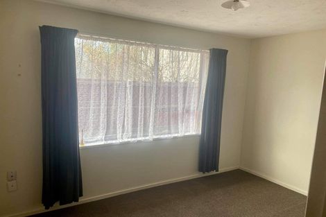 Photo of property in 2/36 Solomon Avenue, Redwood, Christchurch, 8051